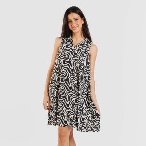 Vestido curto com gola e... 2