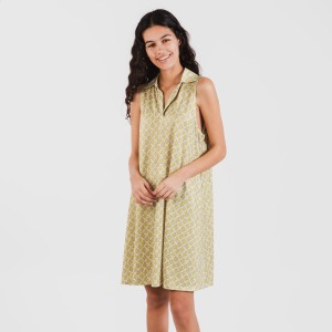 Vestido curto com gola e... 2