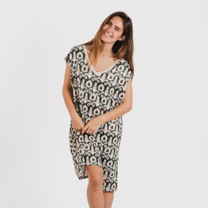 Vestido curto manga fluída...