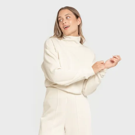Camisola fluida mulher com gola subida casacos-mulher